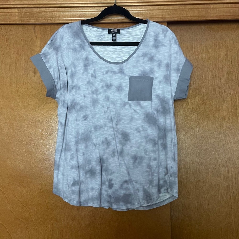 Jones New York grey tie dye t-shirt size medium